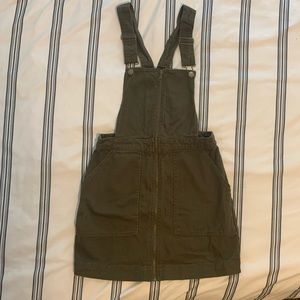 Forever 21 cute overall corduroy skirt!